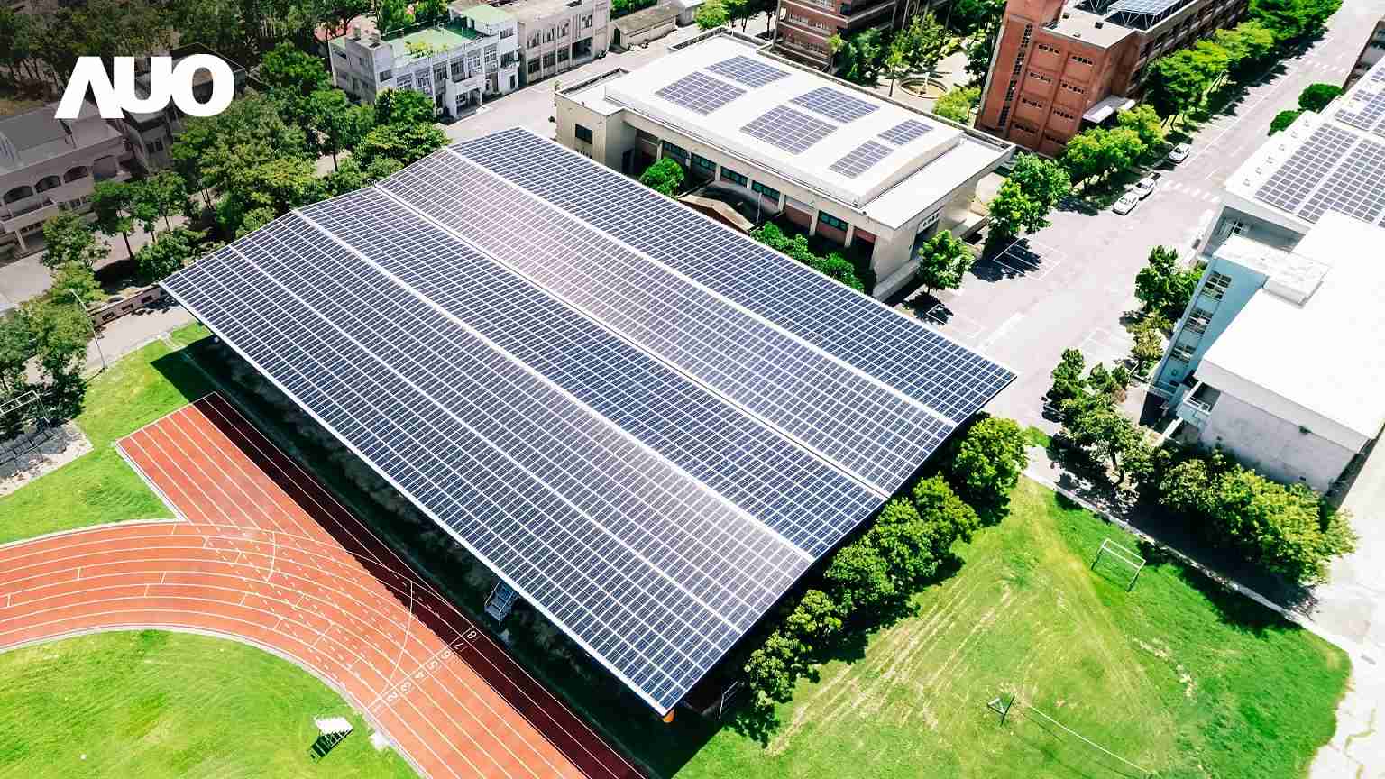 彩神vllSunSteel光电整合型浪板具备快速安装、、、、轻量化优势,,,,可提升15%发电效能,,,,通过国际IEC与台湾VPC认证安全、、、、防漏、、耐候标准